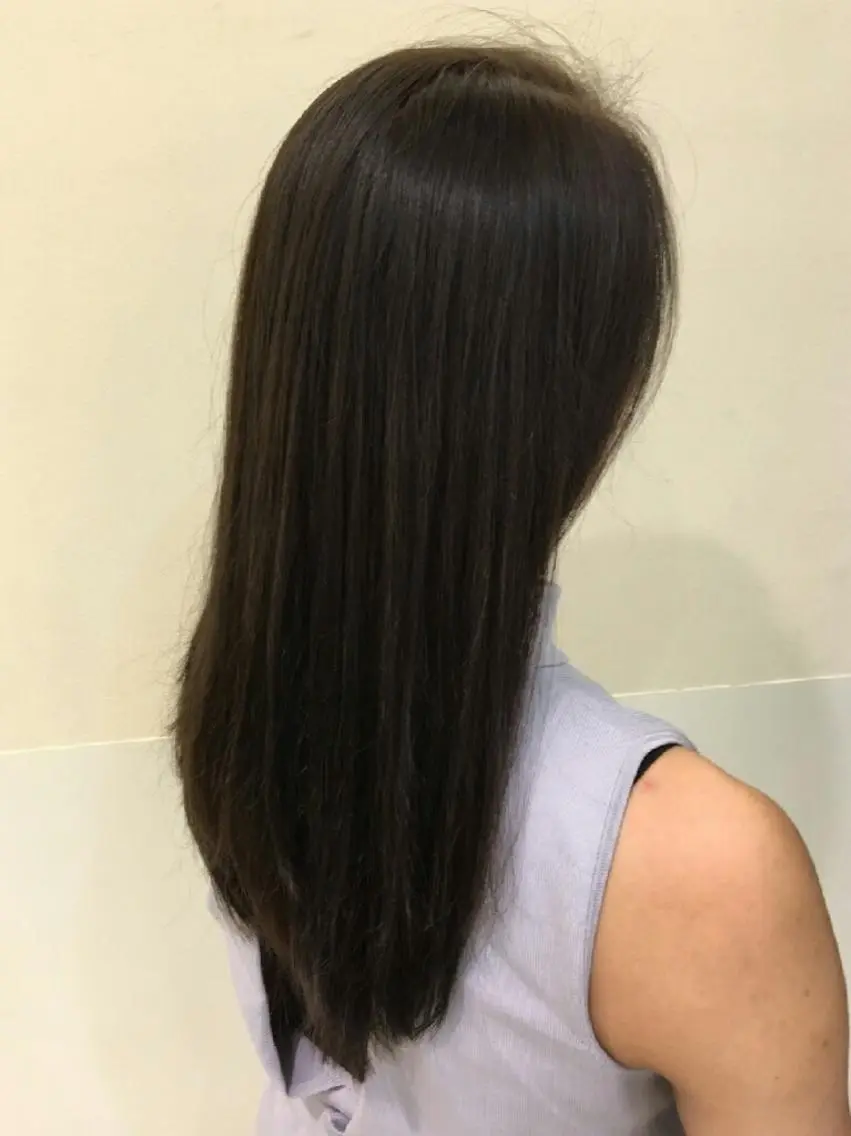 カラー セミロング グレージュ - -のヘアスタイル