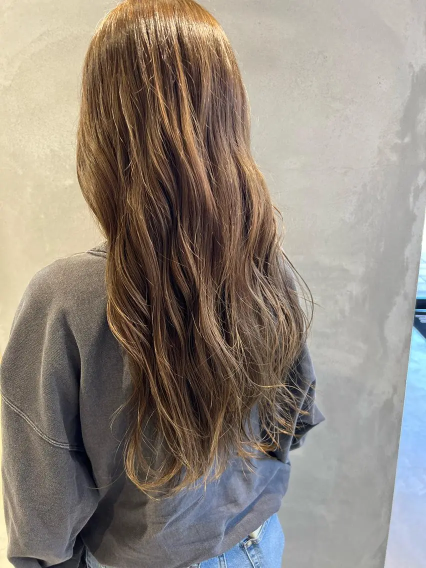 ロング カラー 畑中 香穂のヘアスタイル