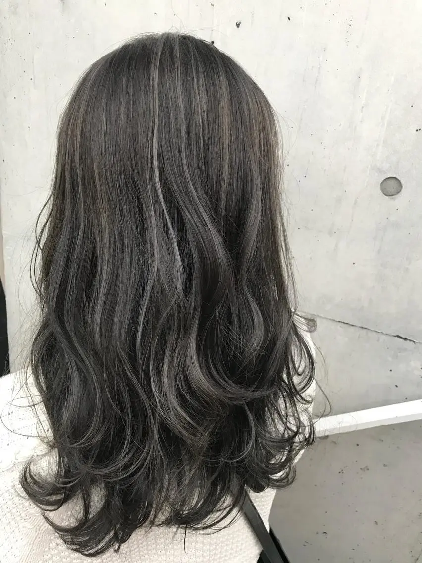 ミディアム カラー ハイライトカラー ハイライト &SONS 小林亨のヘアスタイル