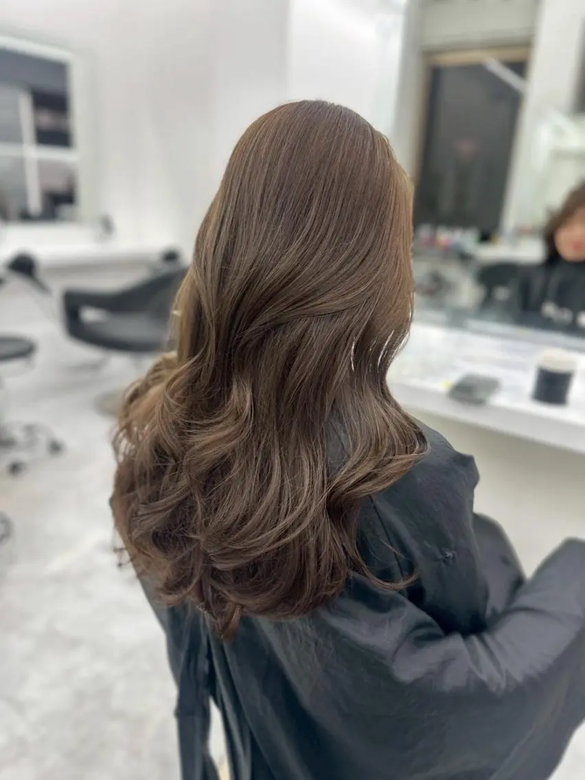 カラー 夏のトレンドヘア🤍 BABY上野のヘアスタイル