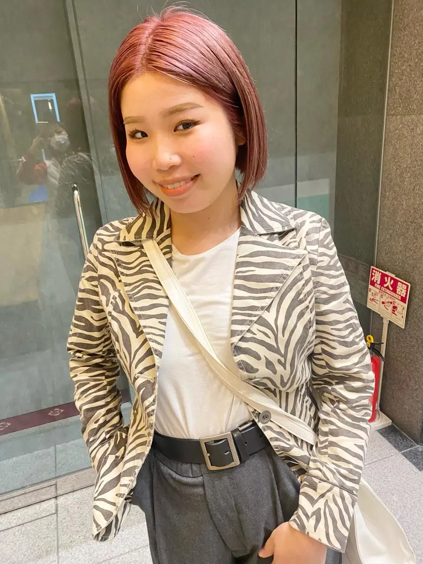 ショート カラー パーマ ヘアアレンジ デザインカラー/ボブ ブリーチカラー/ユリのヘアスタイル