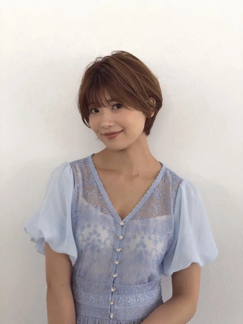 ショート ハイライト 髪質改善 レイヤーカット 縮毛矯正 酸性ストレート 大澤 唯のヘアスタイル