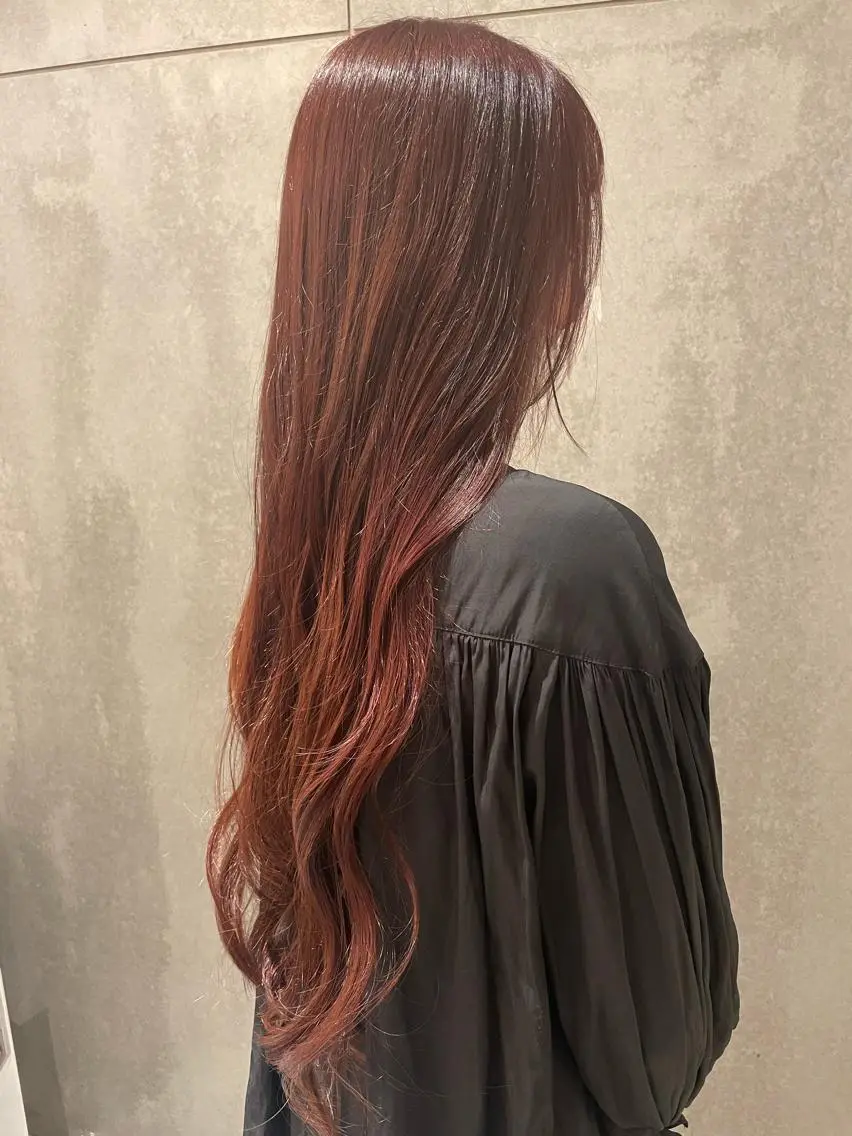ロング カラー 西梅田直結🌹 若林梨音のヘアスタイル