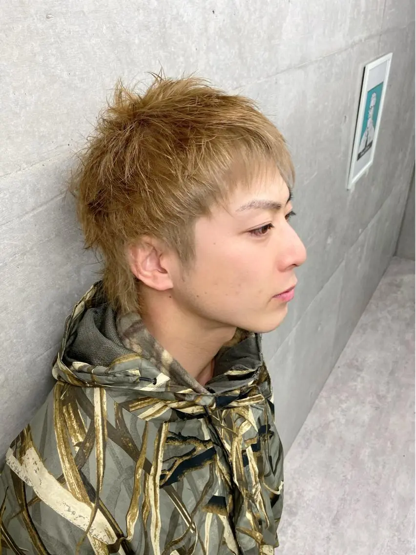 ショート メンズ メンズバレイヤージュ センターパート メンズハイライト メンズインナーカラー マッシュ 原宿アンリ 山下卓也のヘアスタイル