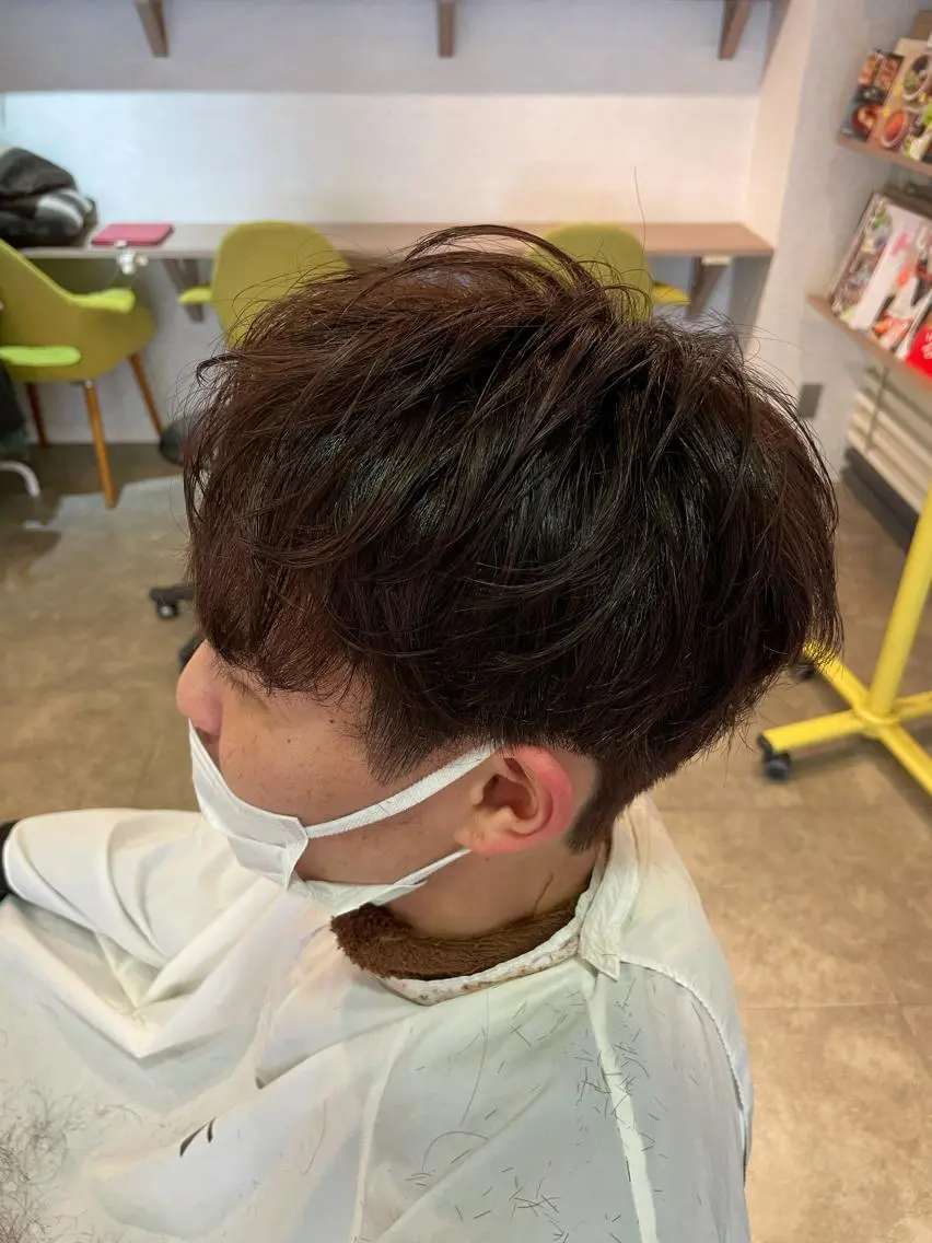 ショート メンズ レッドブラウン 切りっぱなしボブ/ 三瀬翔のヘアスタイル