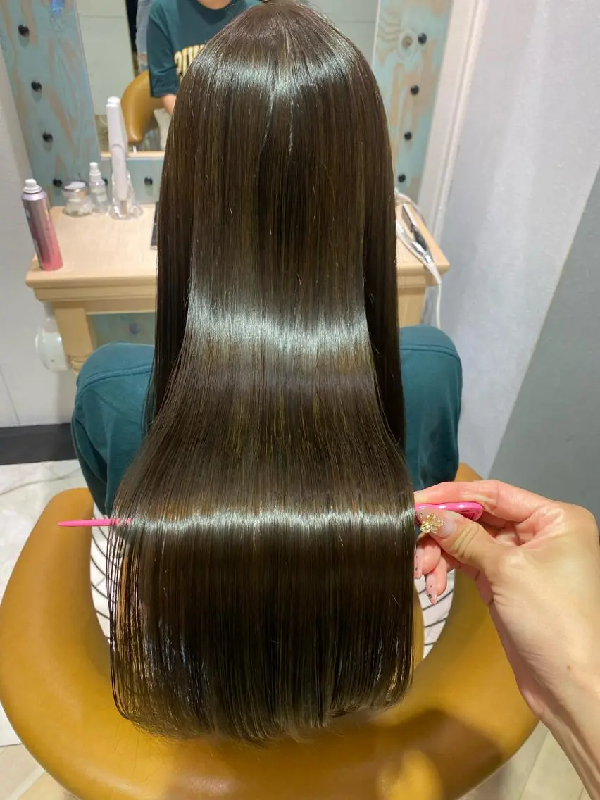 ロング トリートメント 髪質改善 縮毛の達人 矢井由真のヘアスタイル