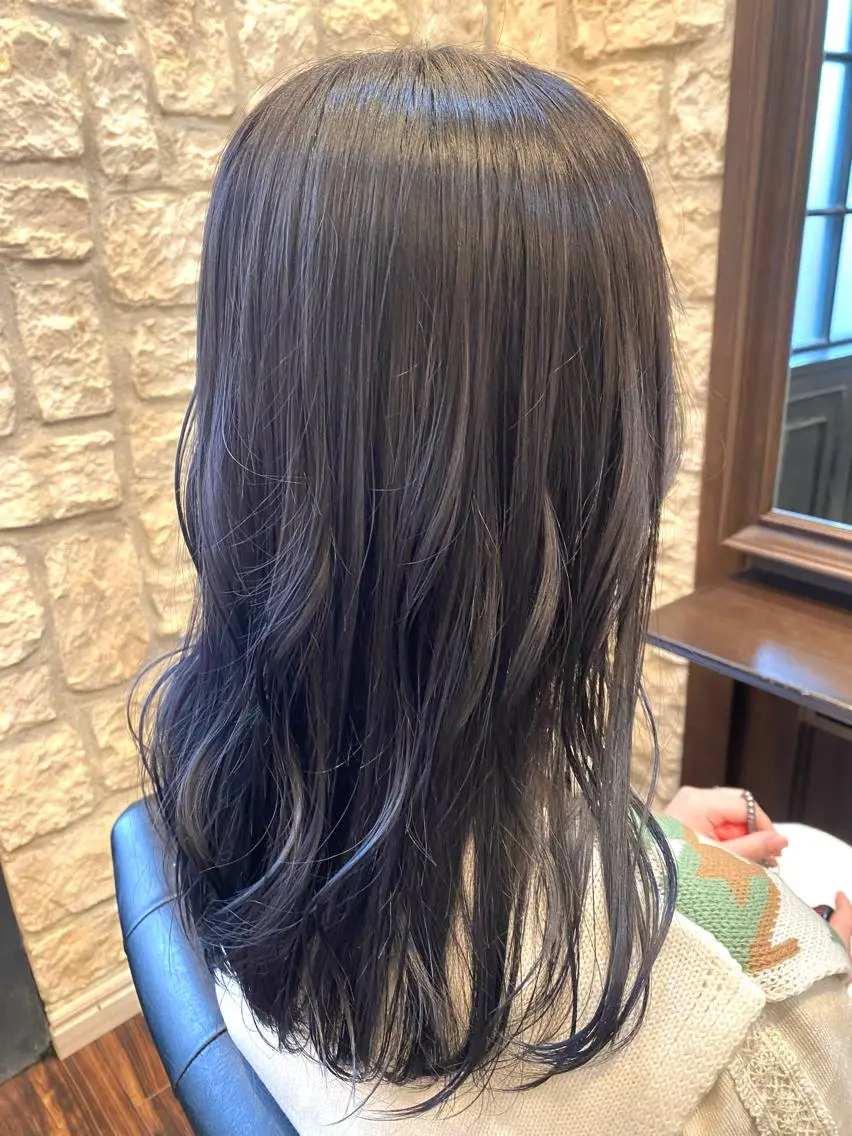 セミロング カラー ブリーチ 透明感カラー グレージュ ラベンダーカラー ブリーチカラー⸜♡⸝ クルミ🐍のヘアスタイル