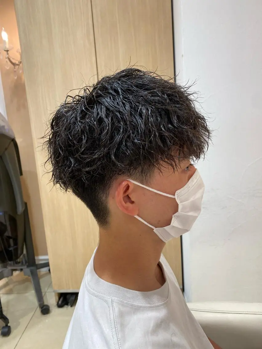 ショート パーマ メンズ カット パーマ メンズ特化型美容師 栗山勇人のヘアスタイル