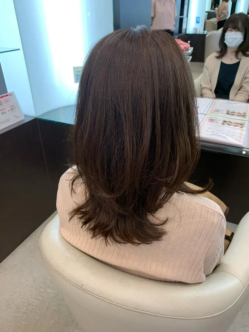 セミロング Aya/四条烏丸/ 酸性ストレートのヘアスタイル