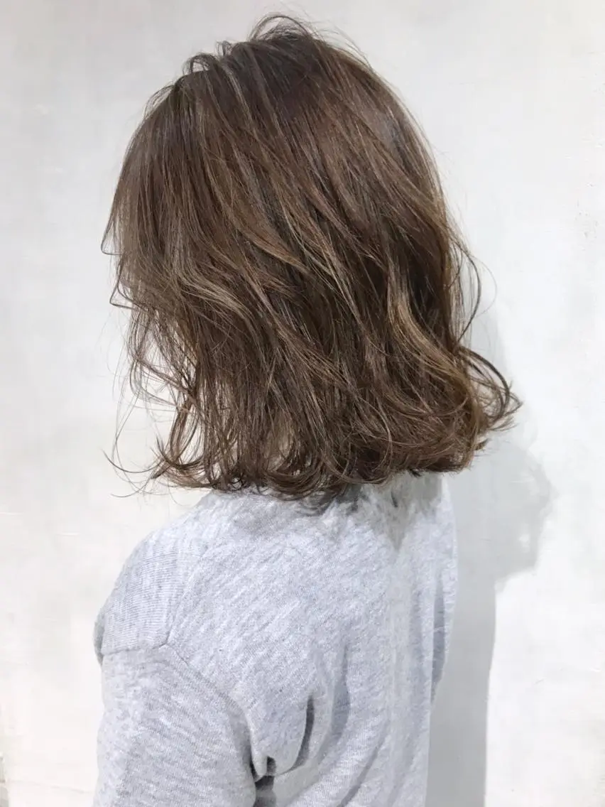 ミディアム カラー パーマ ヘアアレンジ ベージュカラー ハイライトカラー ハイライト ITbyALBUM 中野店のヘアスタイル