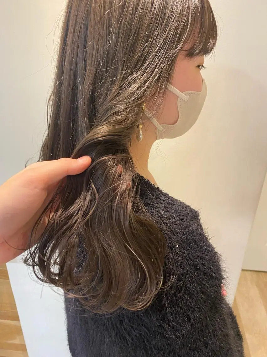 セミロング 奈良 彩華のヘアスタイル