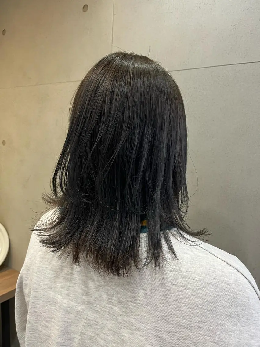 ミディアム ウルフカット おせ ちさとのヘアスタイル
