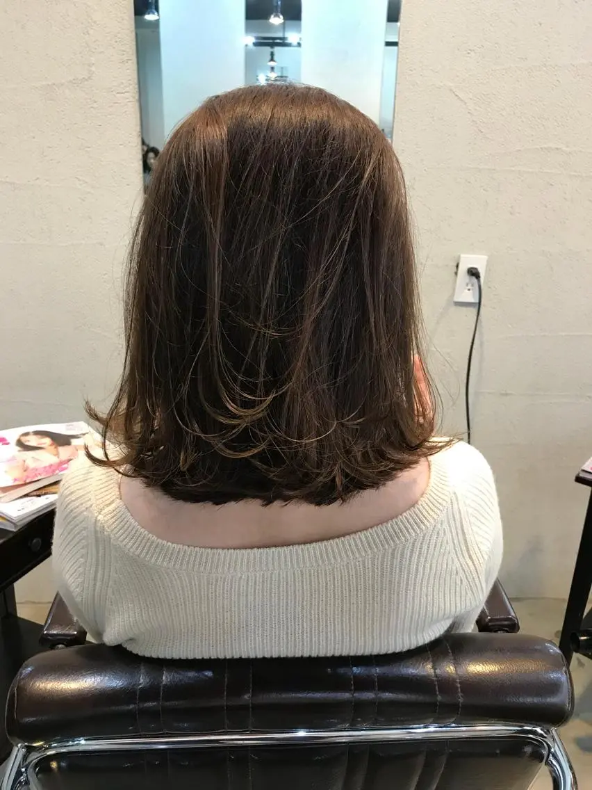 ミディアム カラー 切りっぱなしボブ イルミナカラー ボブ 正分 真美のヘアスタイル