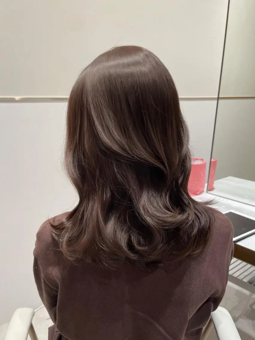 ミディアム カラー ヘアアレンジ 🤎小顔レイヤー /ベージュ🤎友香のヘアスタイル