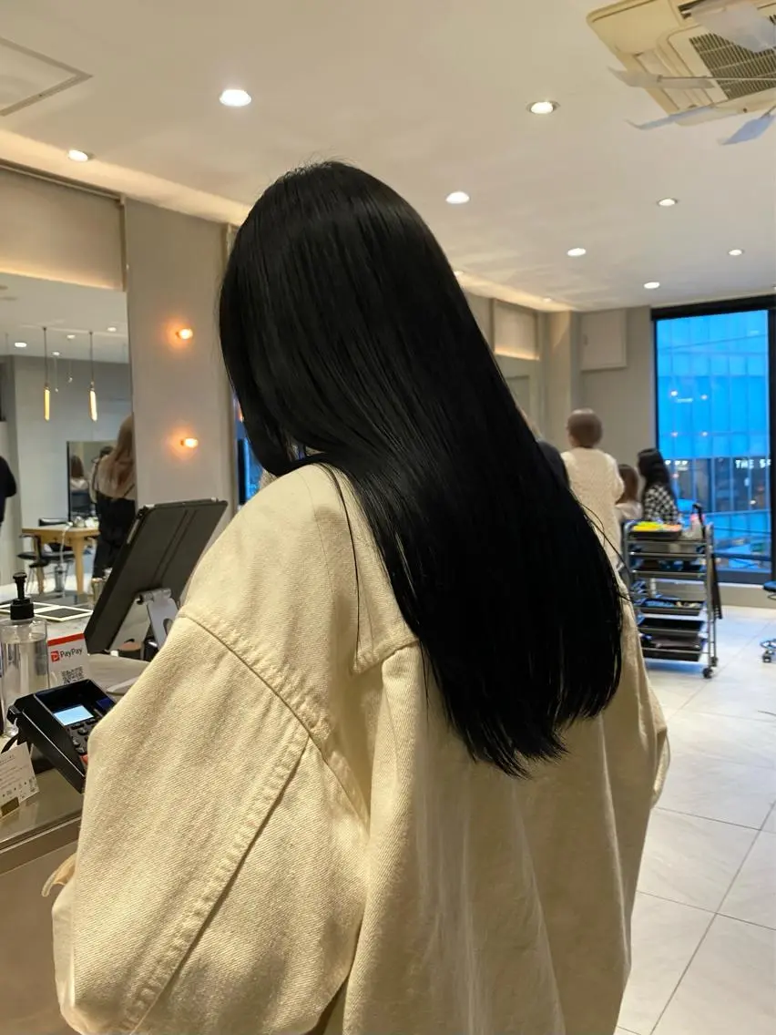 ロング カラー 艶髪/ダークトーン 🩶丸山日向のヘアスタイル