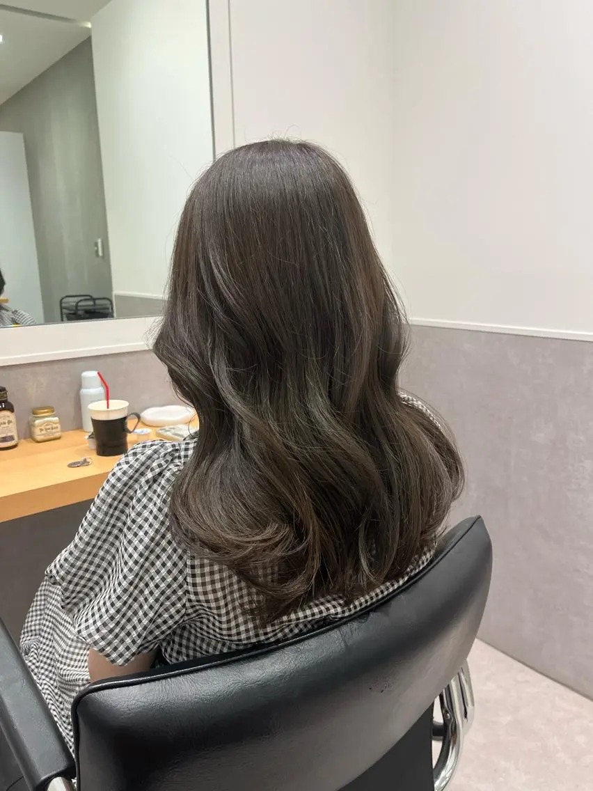 ロング カラー ヘアカラー トリートメント 𝒢𝒾𝓇𝓁𝓎 ⑅ 𝓎𝓊𝓀𝒶のヘアスタイル