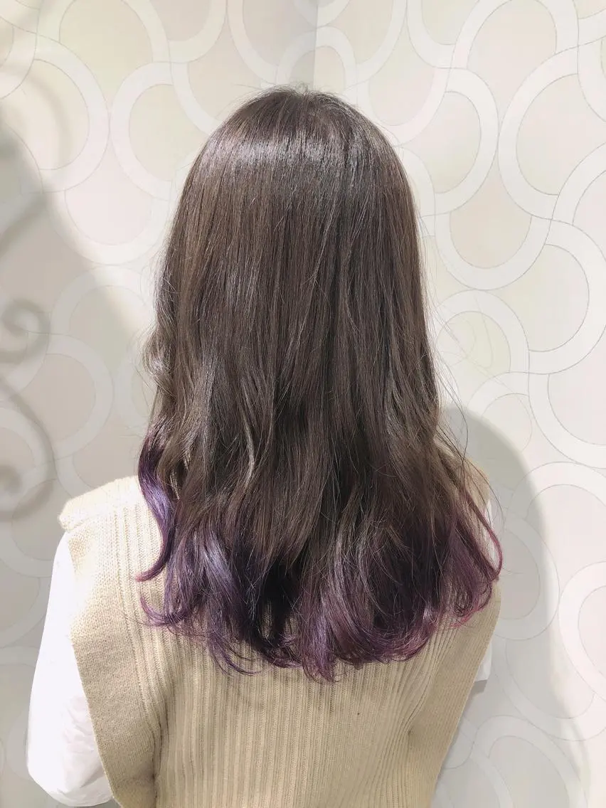 ロング カラー ブリーチ グレージュ パープルカラー 艶髪 ♡Tomiyaのヘアスタイル