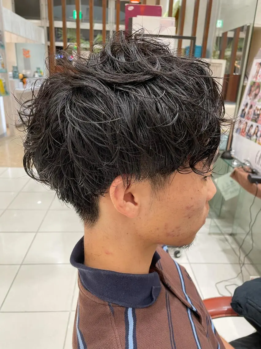 パーマ メンズ メンズパーマ スパイラルパーマ 金井 郁弥のヘアスタイル