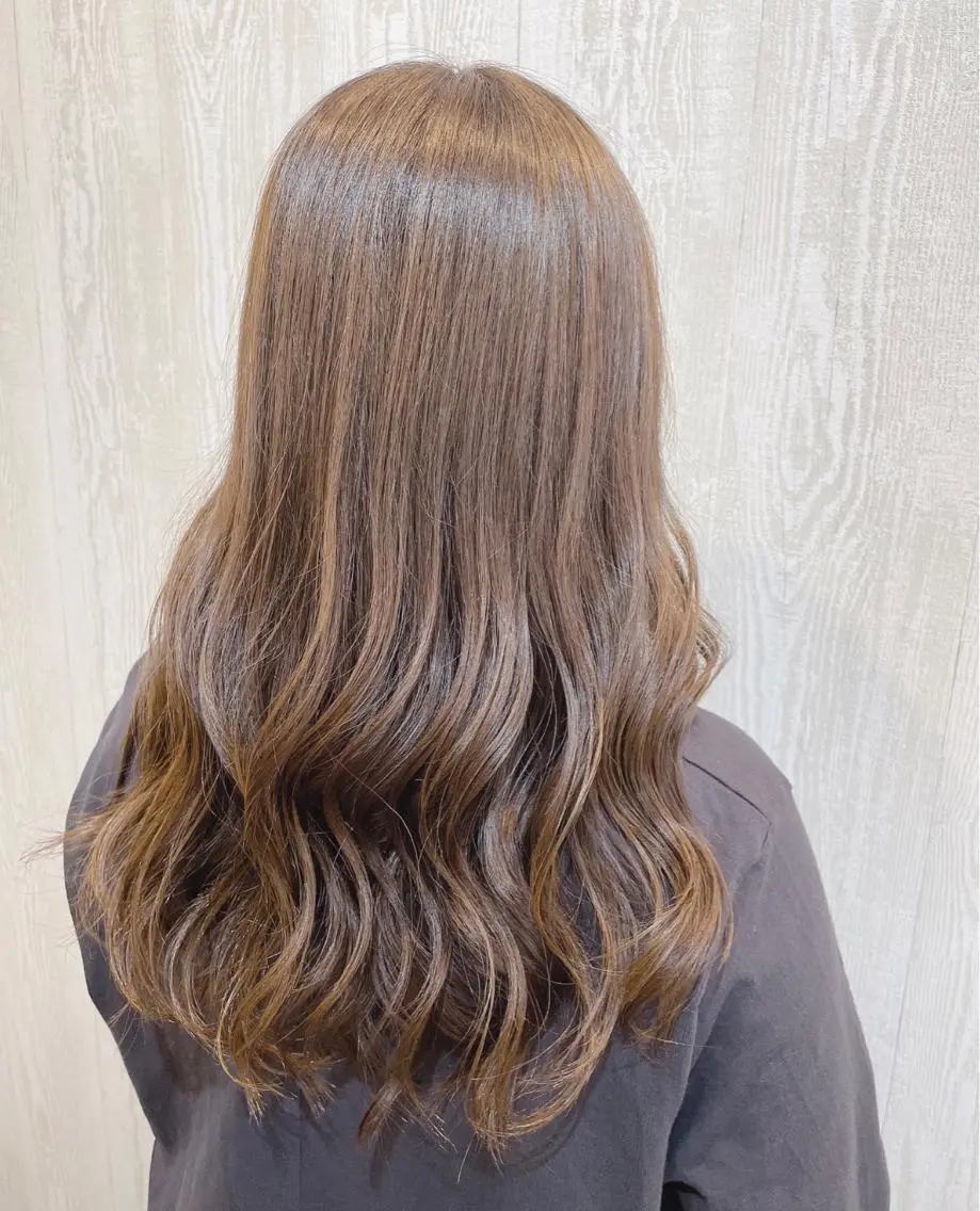 ミディアム カラー ヘアアレンジ カット トリートメント HUENEST アカデミーサロンのヘアスタイル