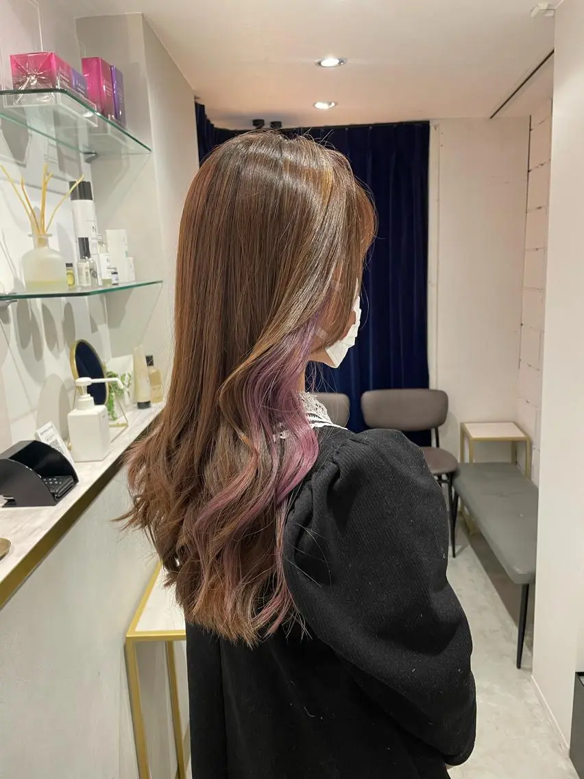 ロング カラー インナーカラー ピンクカラー 顔周りカット レイヤー♡ 石川優奈のヘアスタイル