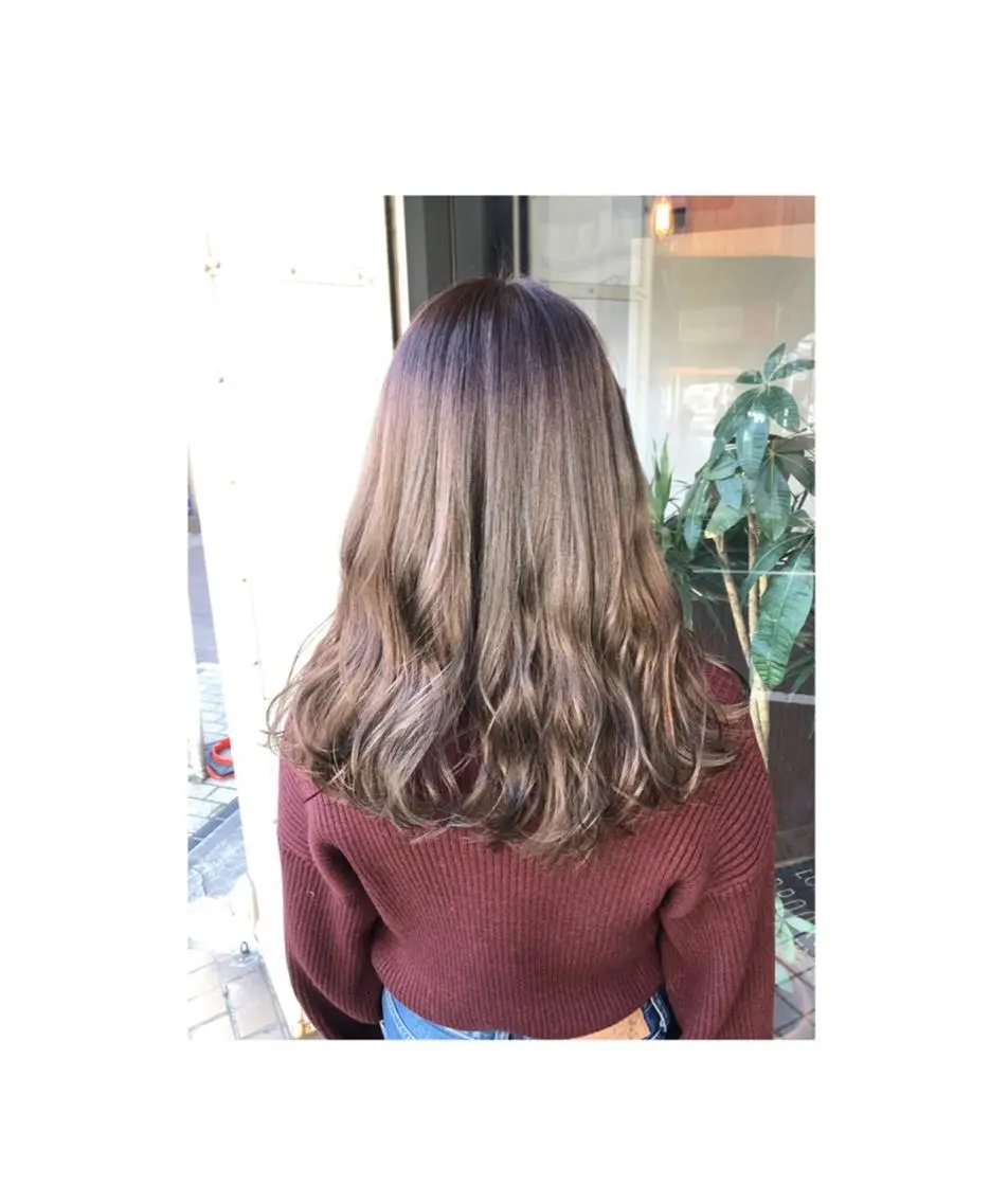 セミロング カラー あらい なつみのヘアスタイル