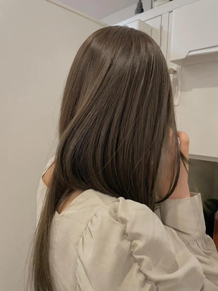 ロング カラー ブリーチ 透明感カラー ダブルカラー ブリーチなしカラー 縮毛矯正 ヘアカラー 梅田／ベージュ レイヤー／ヌマタのヘアスタイル