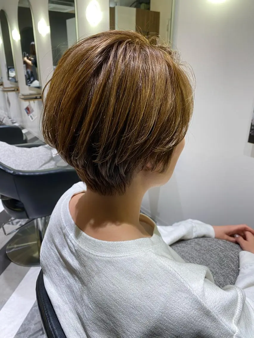 ショート APHRODITE 升田　潤のヘアスタイル
