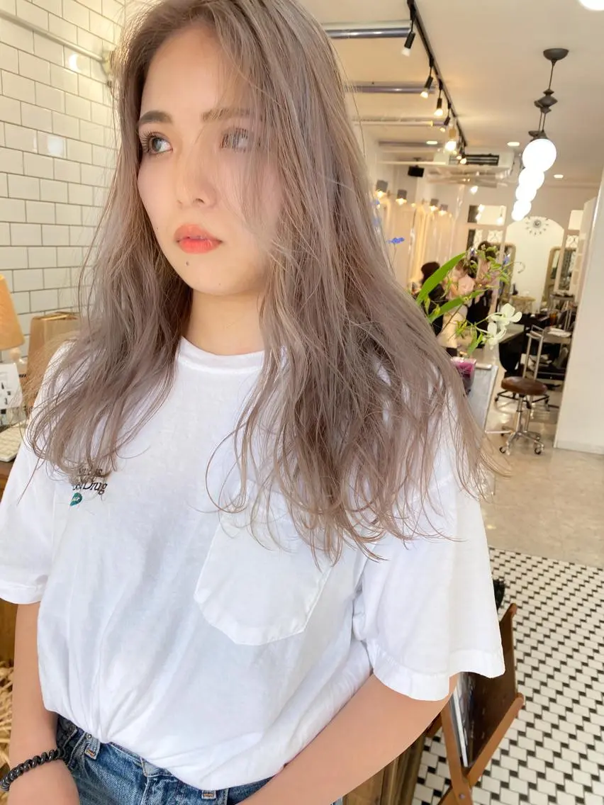 ロング カラー 顔周りレイヤーカット ブリーチminamiのヘアスタイル