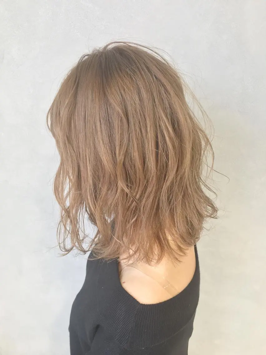 ミディアム カラー ベージュカラー 岡邉 隆太のヘアスタイル