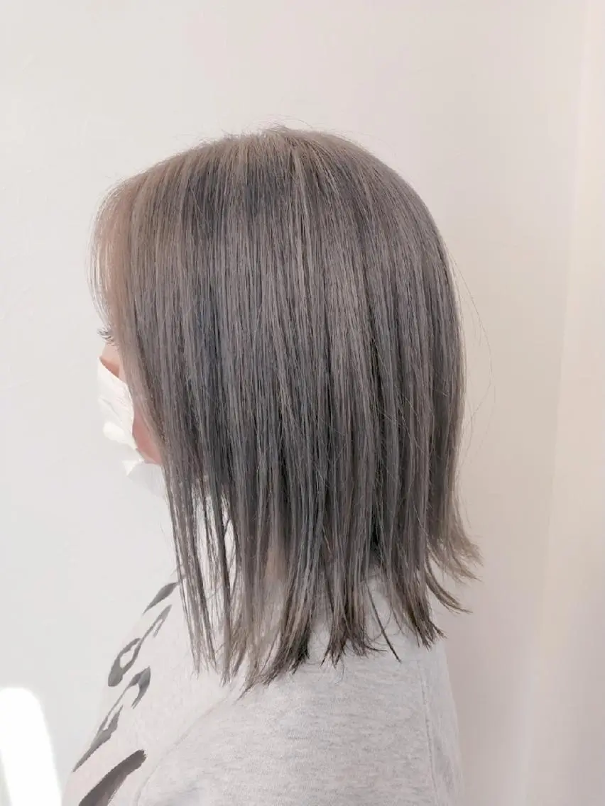 ミディアム カラー アッシュ ブリーチ ハイトーンカラー シルバー ホワイトアッシュ ヘアカラー トリートメント ブリーチの神 KYONのその他イメージ