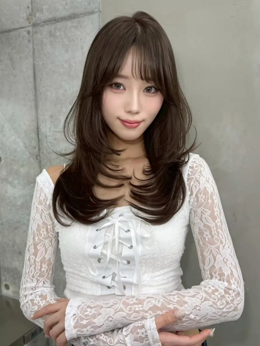 ミディアム ミディアムレイヤー ハッシュカット 韓国風ヘア レイヤーカット 縮毛矯正 GLROW IVY 大宮のヘアスタイル