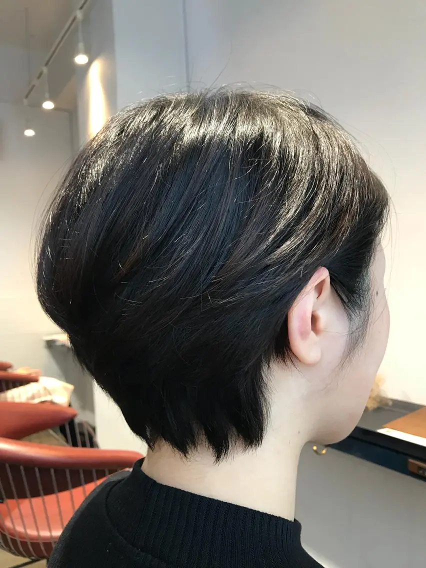 ショート カラー 黒神 浩之のヘアスタイル