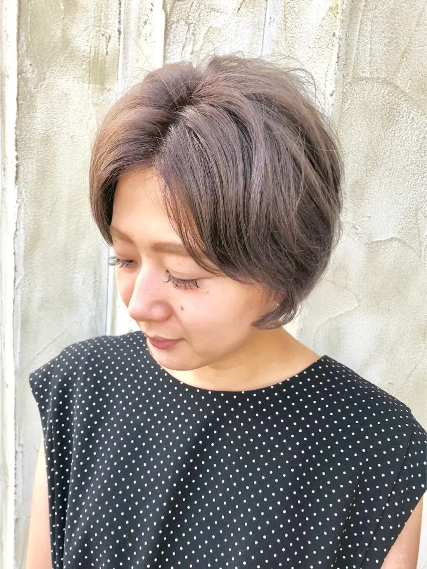 ショート カラー ベージュカラー 透明感カラー ラベンダーカラー ラベンダーベージュ 岩田 萌那のヘアスタイル