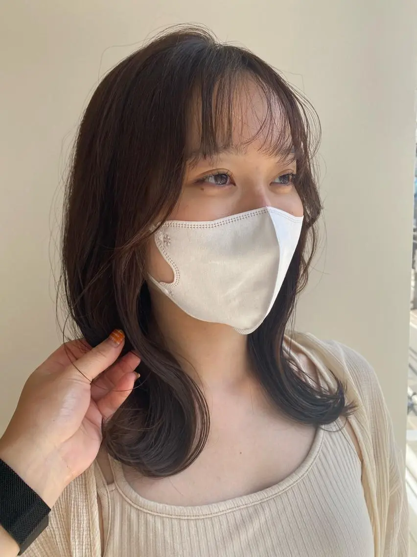セミロング エギョモリ 顔まわりレイヤー レイヤーカット I nagiのヘアスタイル