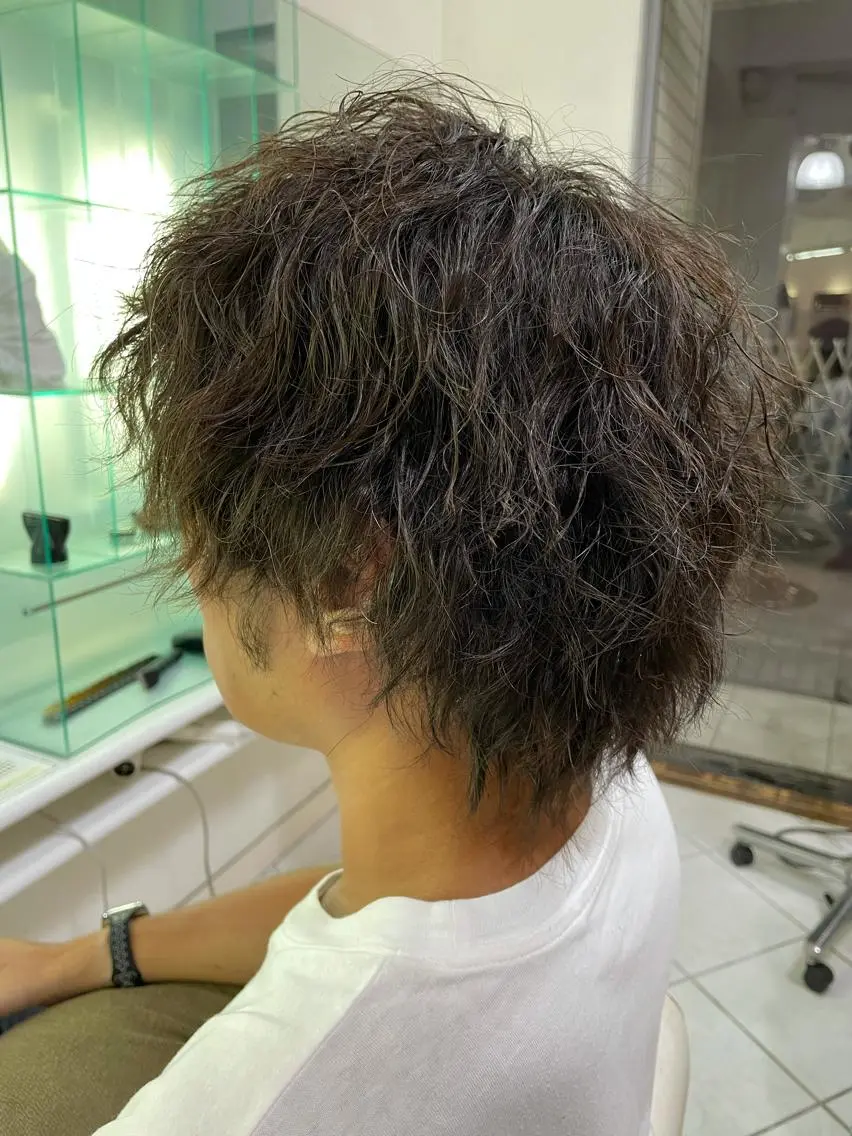 ショート パーマ メンズ メンズパーマ ツイストスパイラルパーマ スパイラルパーマ カット パーマ 保住 亮太のヘアスタイル