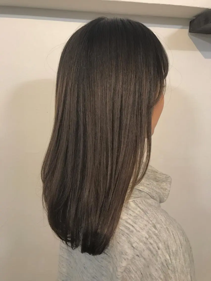 セミロング ボブ♡柔らかいカラー 實松栞理のヘアスタイル