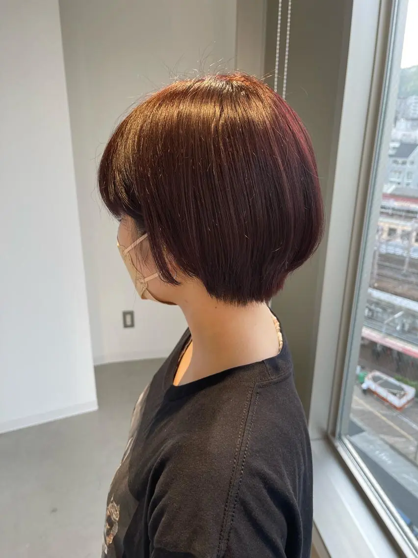 ショート 店長 MANAMI 艶カラー／骨格ボブのヘアスタイル