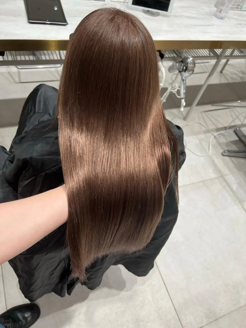 ロング カラー 切りっぱなしボブ ブリーチ グレージュ イルミナカラー インナーカラー ヘアカラー トリートメント ヘアセット レイヤー専門家 ダブルカラー修のヘアスタイル