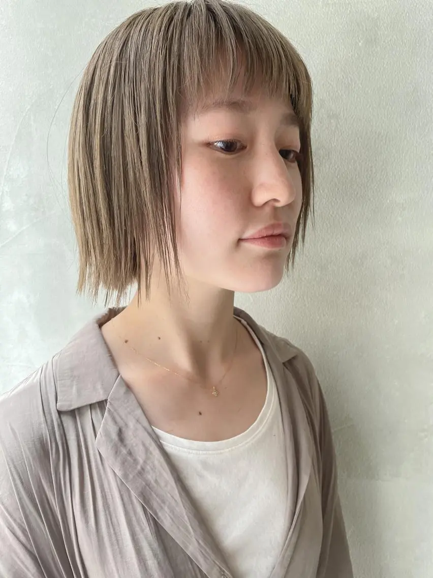 ショート カラー 切りっぱなしボブ ベージュカラー ミルクティーベージュ ボブ 【似合わせカット】 松尾一気のヘアスタイル
