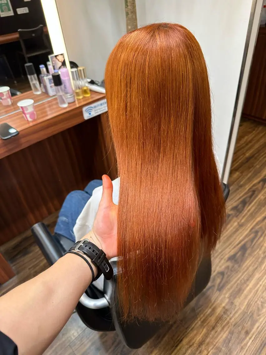 ロング カラー ブラウンカラー オレンジ ヘアカラー トリートメント ダメージレスブリーチ HIROSHIのヘアスタイル