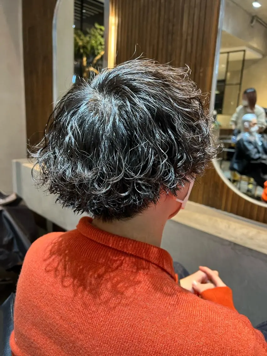 ショート パーマ メンズ カット パーマ トリートメント 波巻きスパイラルパー マ/シャドウパーマ駿のヘアスタイル