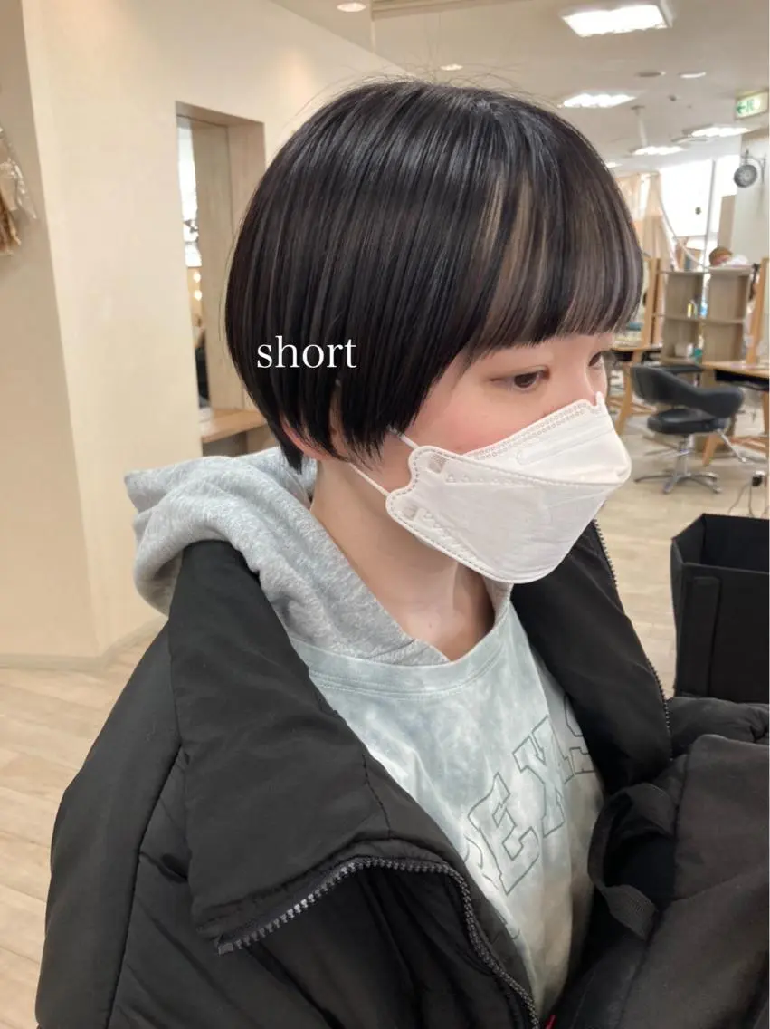 ショート カラー 切りっぱなしボブ ショートボブ ハンサムショート ブリーチ インナーカラー カット ヘアカラー トリートメント 初めてのショート お任せください✂️のヘアスタイル