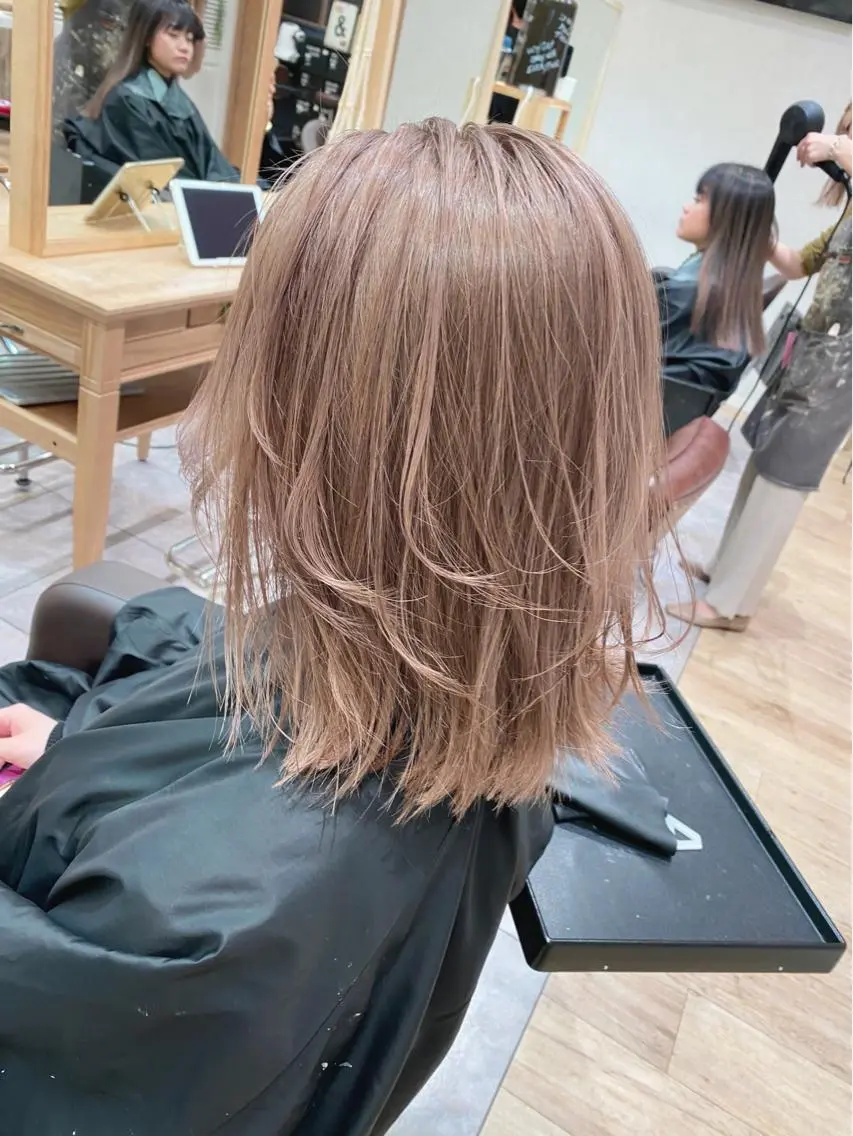 ミディアム ヘアカラー まお♡レイヤーカット ×色っぽstyleのヘアスタイル