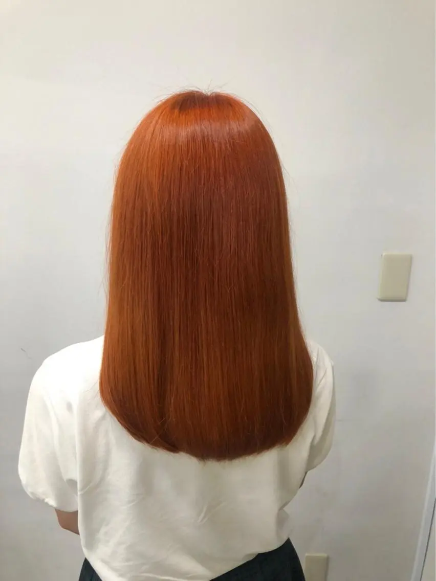 ロング 寒色/ベージュヘア ブリーチありMiOのヘアスタイル
