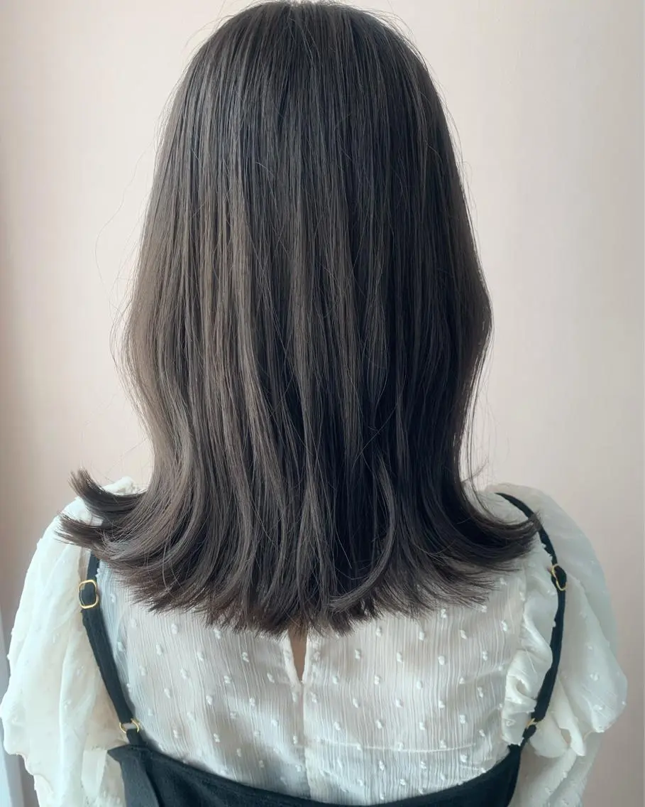セミロング カラー 透明感カラー グレージュ hubhair レイヤー/透明感のヘアスタイル