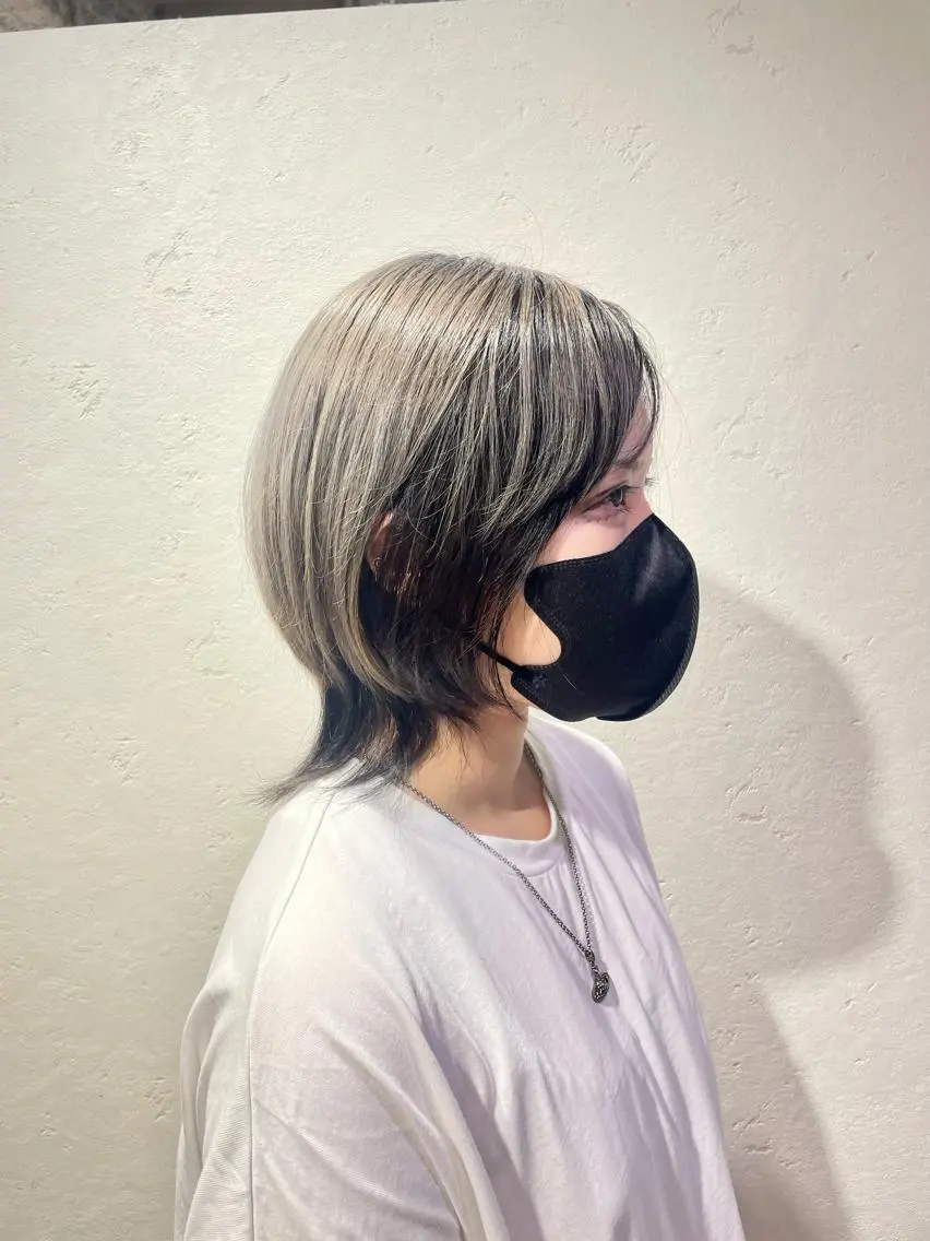ミディアム ウルフカット 前田 菜奈子のヘアスタイル
