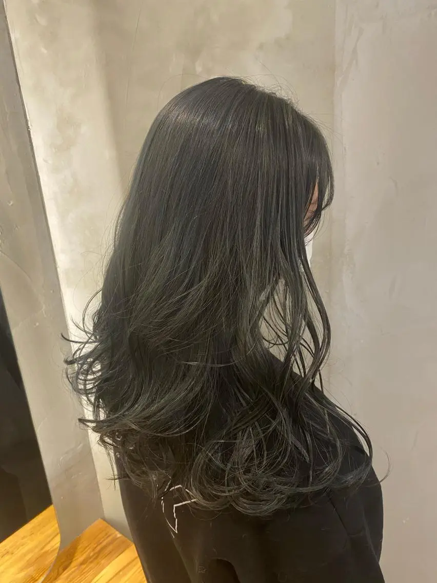 ミディアム カット ヘアカラー トリートメント 新宿/顔周りカット +レイヤー＝しずく♩のヘアスタイル