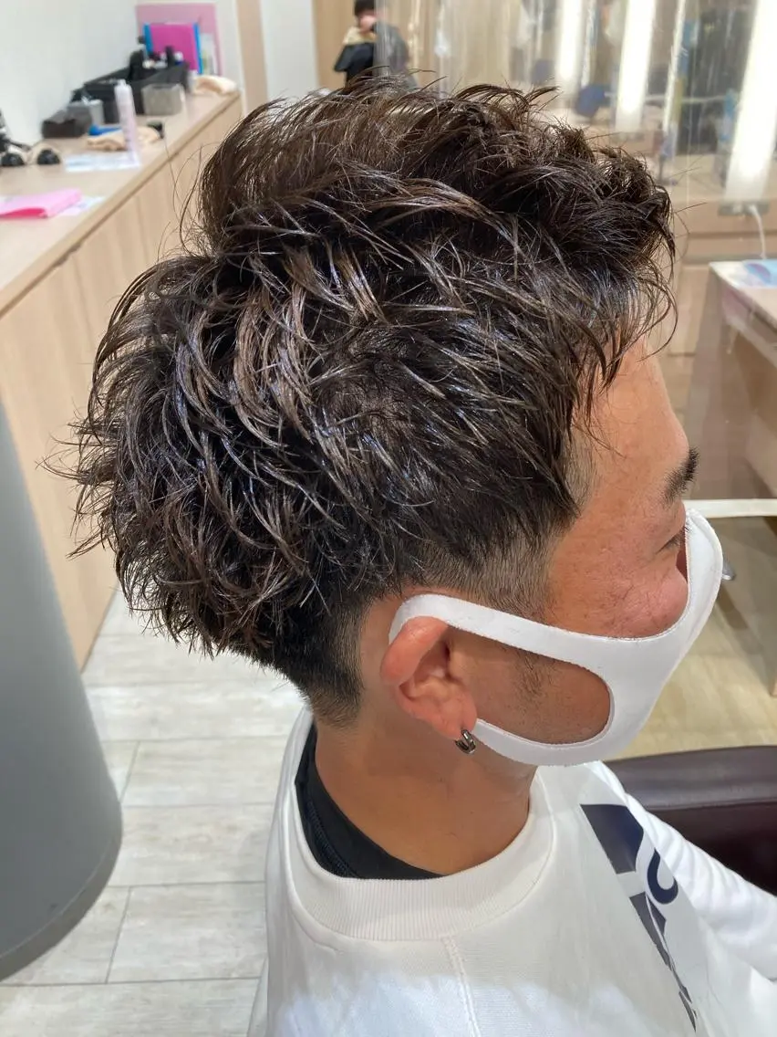カラー メンズ メンズ特化パーマ職人 黒川真伍のヘアスタイル