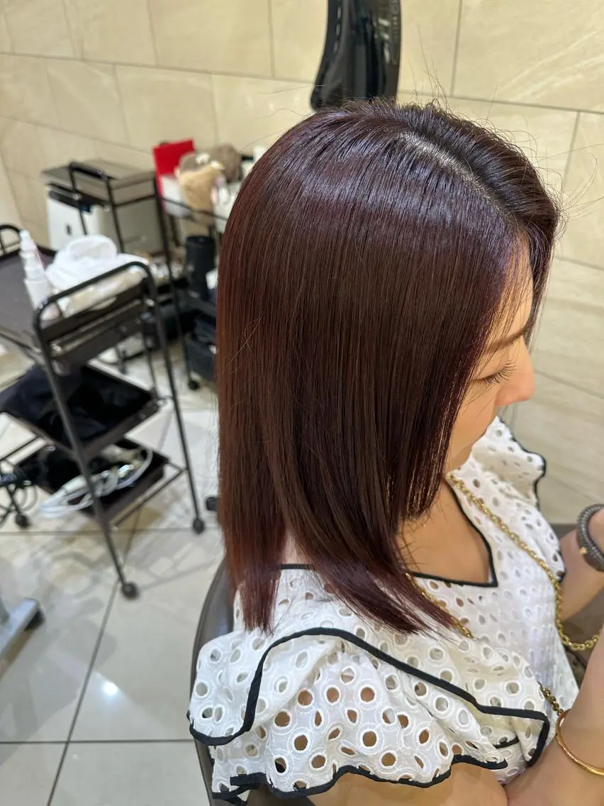 セミロング カラー ヘアアレンジ タイトボブ個性派カラ ーAKANEのヘアスタイル