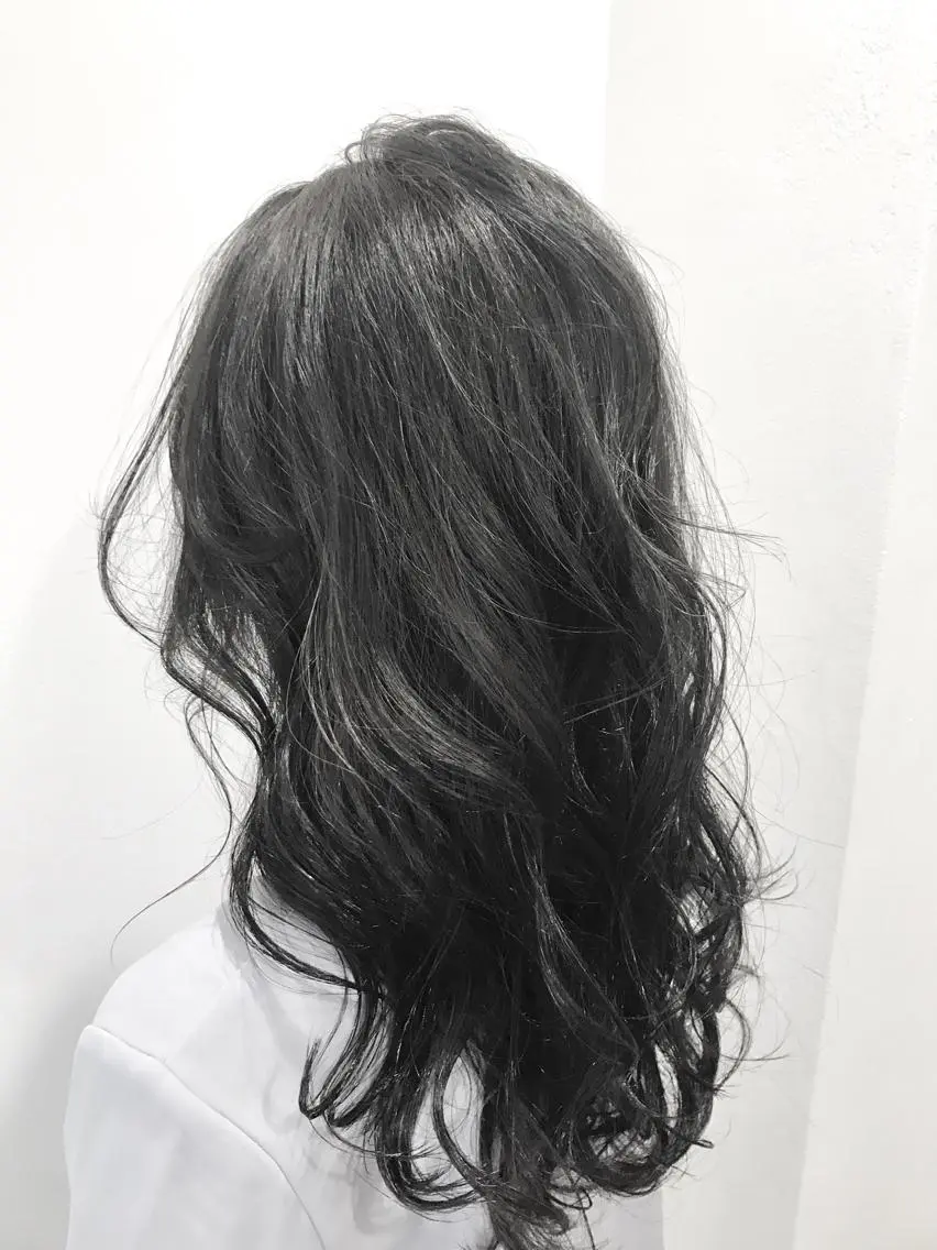 ロング カラー パーマ ヘアアレンジ キッズ ネイル マツエク・マツパ 井坂 弘人のヘアスタイル